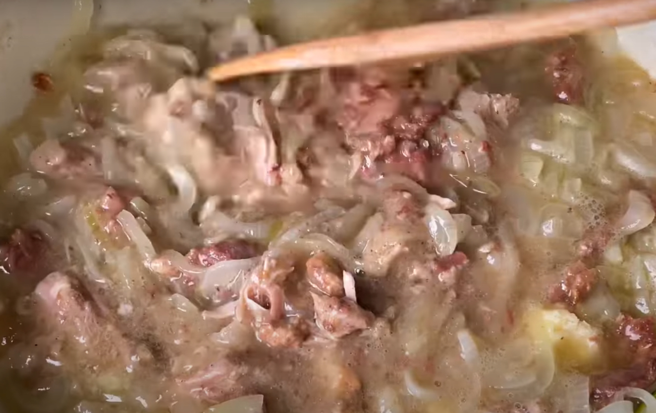 Чашушули с тушенкой: рецепт вкусного грузинского блюда, которое поразит всех
